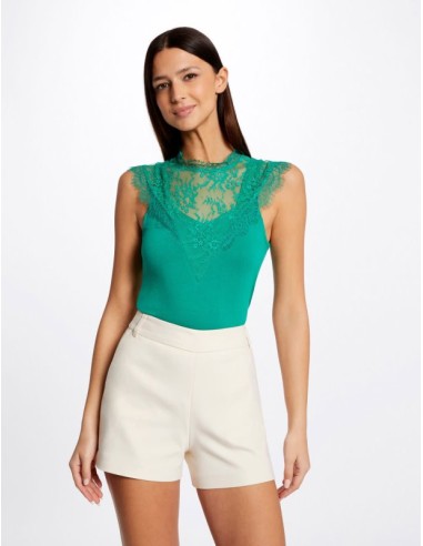 Short-sleeved T-shirt with lace